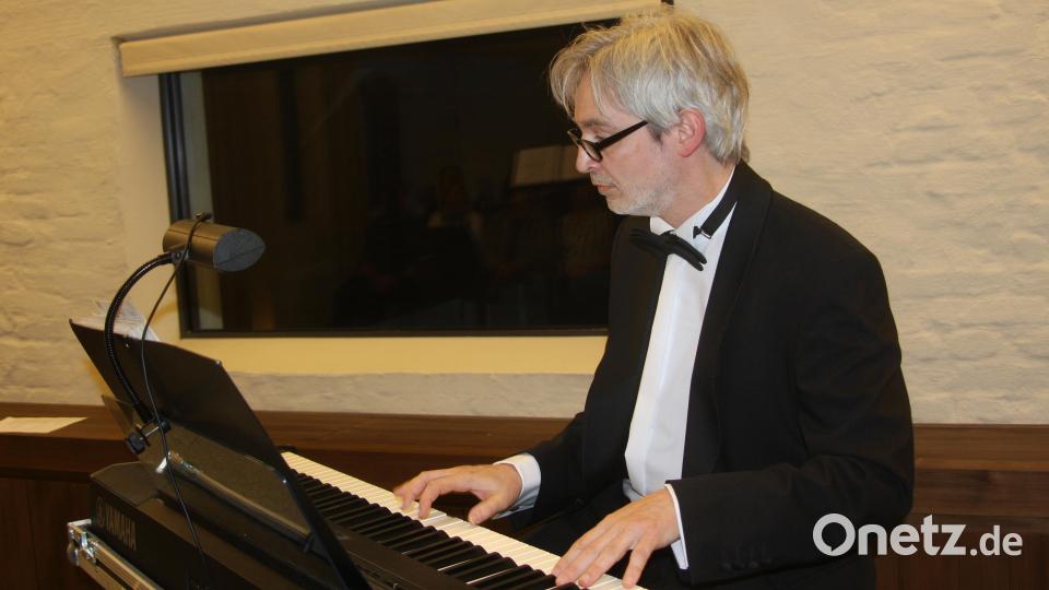 Am E-Piano: Horst Plößner aus Hammerles bei Weiden. Bild: Werner Robl