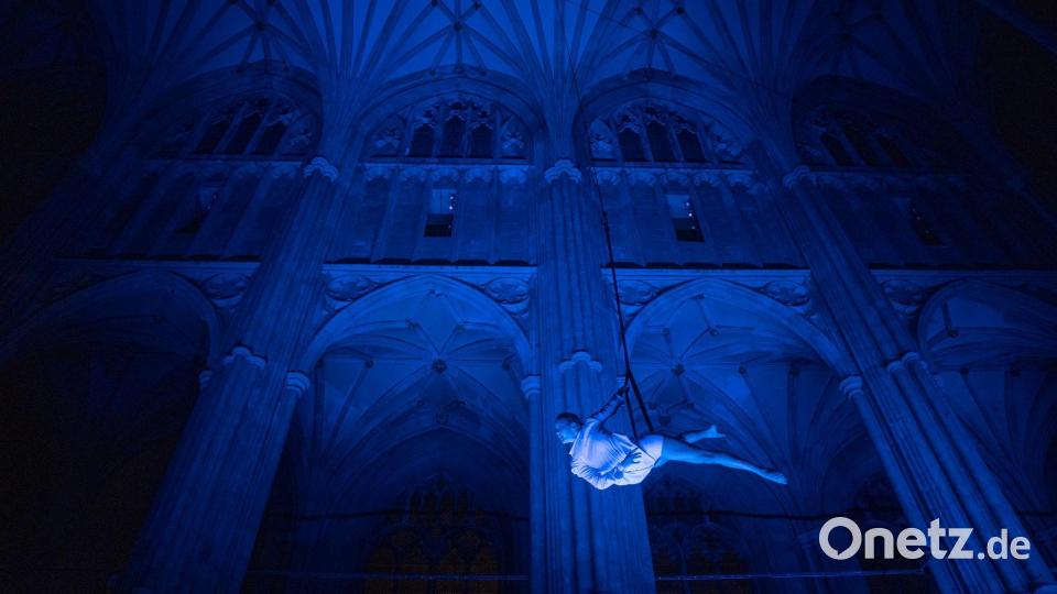 Akrobatik in der Kathedrale von Canterbury Bild: Gareth Fuller/PA Wire/dpa