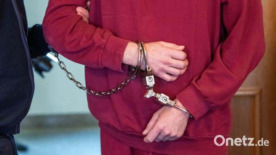 Auch an Weihnachten 2025 sollen die Eltern ihre Tochter dem Freund überlassen haben. Bild: Stefan Puchner/dpa