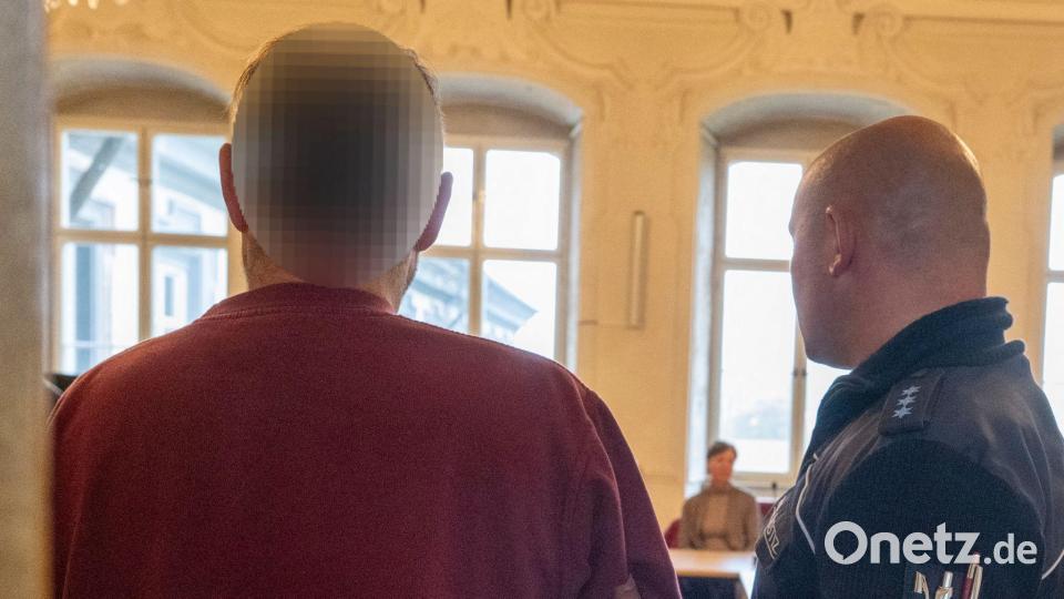 Die Eltern sind unter anderem wegen schweren sexuellen Missbrauchs der Tochter vor Gericht. Bild: Stefan Puchner/dpa
