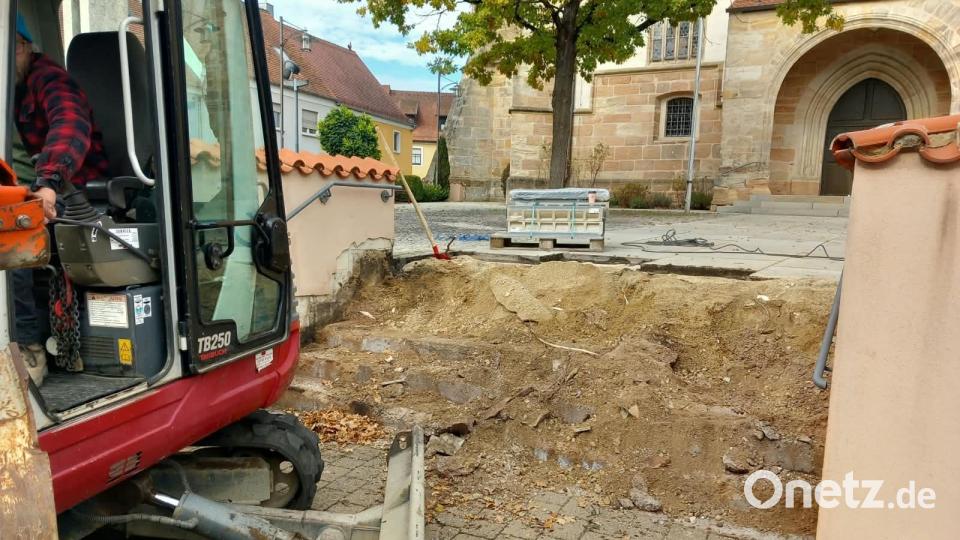 Nur eine Woche lang gab es keinen Zugang zum Haupteingang der Pfarrkirche. Bild: Jürgen Huber
