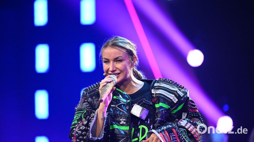 Schlagersängerin Anna-Carina Woitschack belegte den zweiten Platz. Bild: -/Joyn/Willi Weber/dpa