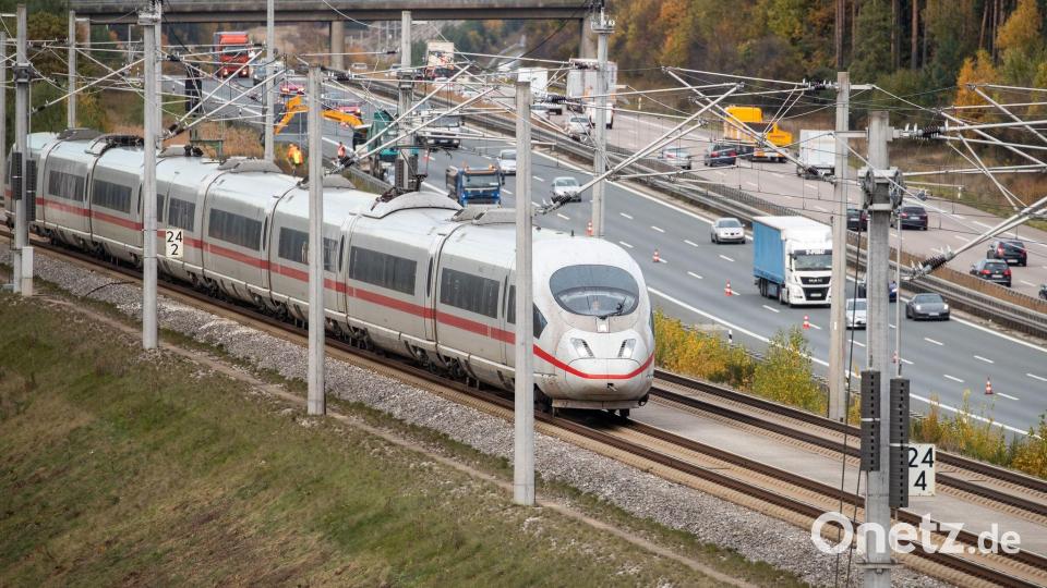 Normalerweise ist die Schnelltrasse die zügigste Route per Bahn von München nach Nürnberg. (Archivbild) Bild: Daniel Karmann/dpa