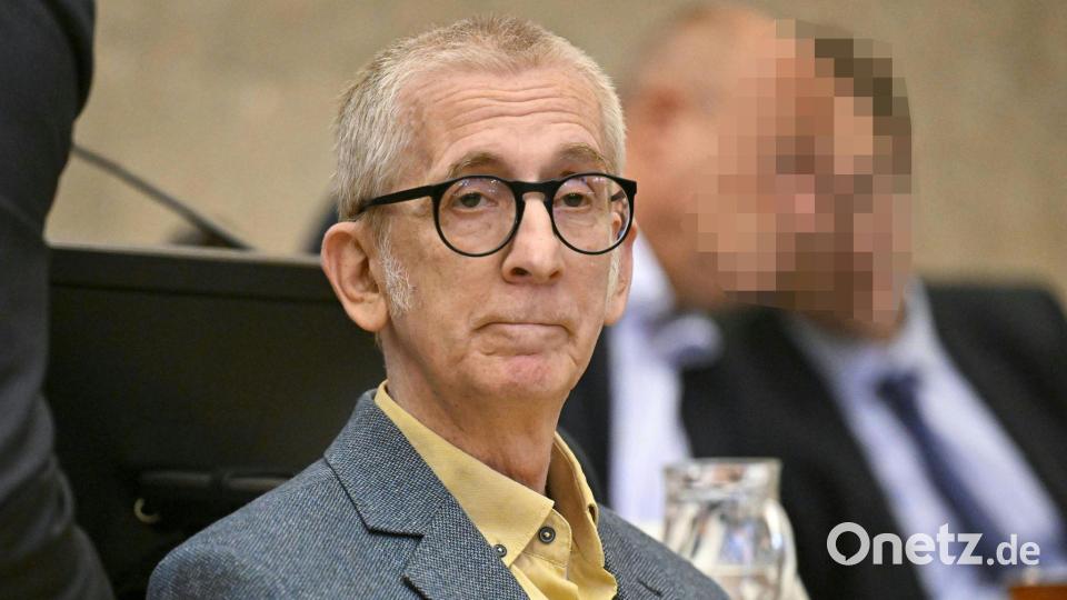 Der Angeklagte nahm das Urteil und die Strafe an. Bild: Hans Klaus Techt/APA/dpa