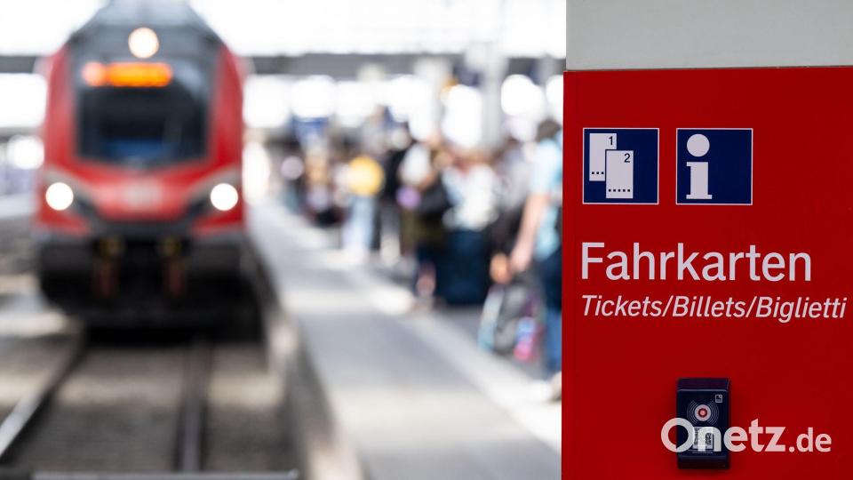 Deutschlandticket-Besitzer können normalerweise mit dem Regionalexpress über die Schnelltrasse fahren. (Archivbild) Bild: Sven Hoppe/dpa/dpa-tmn