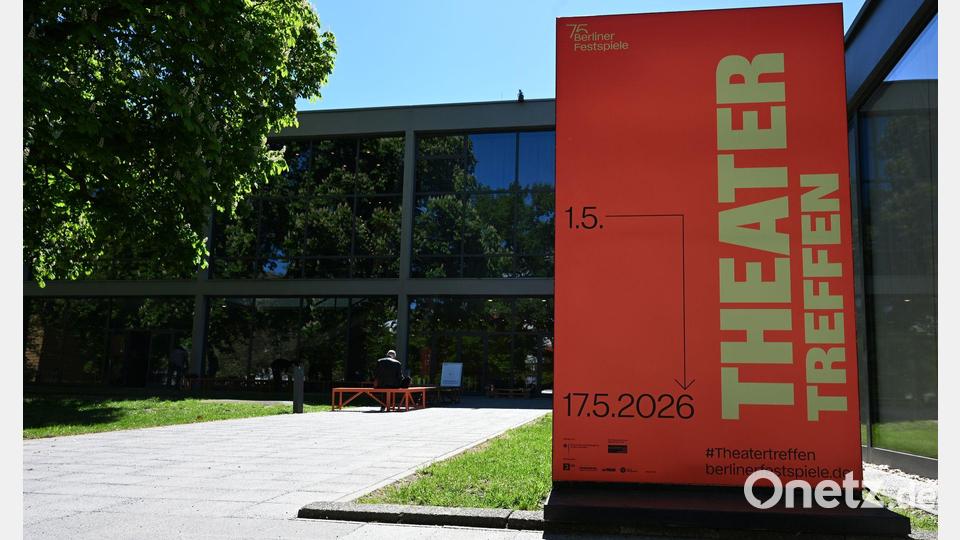 Das siebenstündige Stück wurde auch zum Berliner Theatertreffen eingeladen. (Archivbild) Bild: Markus Lenhardt/dpa