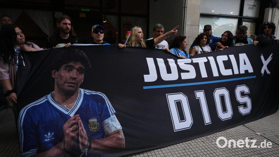 Der Fußball-Weltmeister von 1986 ist in Argentinien ein Nationalheld. (Archivbild) Bild: Rodrigo Abd/AP/dpa