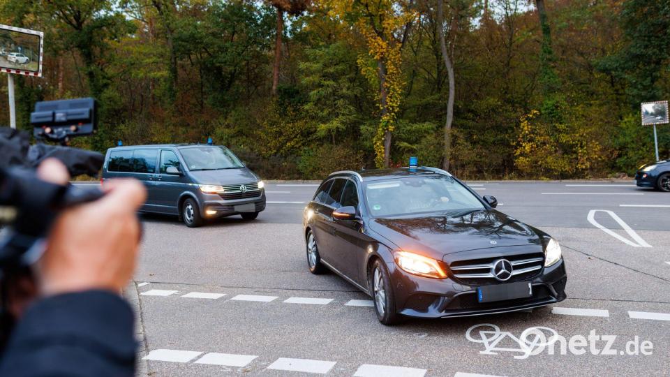 Der Beschuldigte wurde in Karlsruhe vor einen Ermittlungsrichter gebracht. Bild: Philipp von Ditfurth/dpa