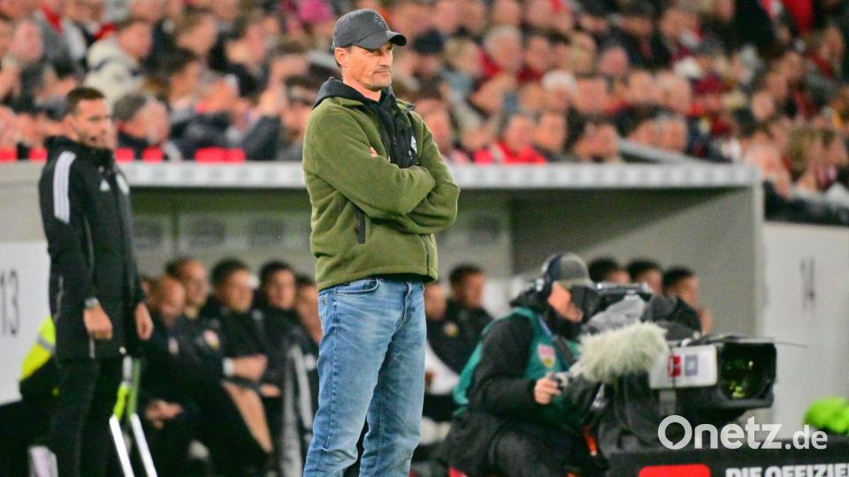 Musste einen Rückschlag in der Anfangsphase verdauen: Borussia-Trainer Alexander Blessin Bild: Jan-Philipp Strobel/dpa