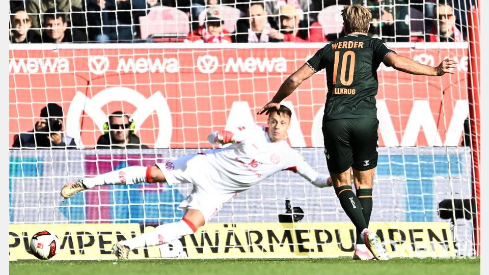 Verwandelte zwei Elfmeter: Werder-Stürmer Niclas Füllkrug. Bild: Florian Wiegand/dpa