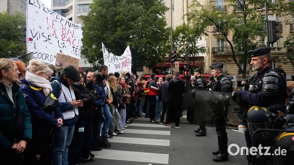 In Frankreich sind für Samstag erneute Demonstrationen angekündigt worden. Bild: Teresa Suarez/AP/dpa