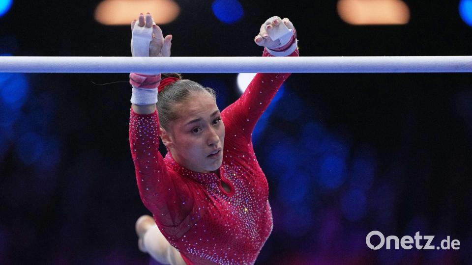Am Stufenbarren in einer eigenen Liga: Kaylia Nemour. Bild: Francisco Seco/AP/dpa