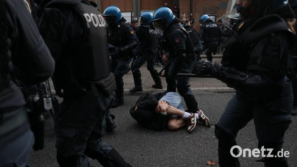 Proteste in Italien. Bild: Mauro Ujetto/LaPresse/AP/dpa
