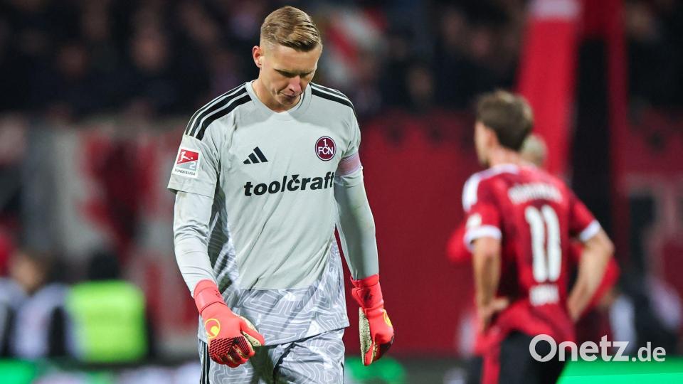 „Club“-Torwart Jan Reichert nach der Niederlage gegen den FCK. Bild: Daniel Karmann/dpa