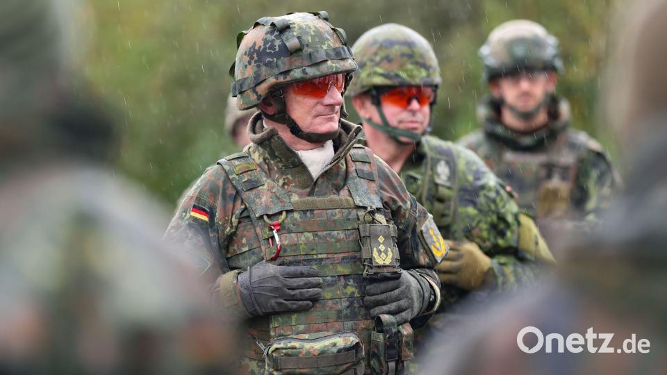 Deutsche Stabsoffiziere sollen in das Übungsgebiet geschickt werden. Bild: Daniel Löb/dpa