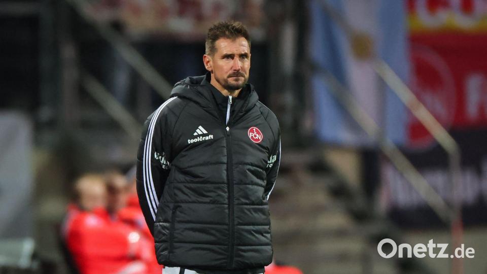 Nürnberg-Trainer Miroslav Klose glaubt an seine Offensive - auch ohne Toptorjäger Zoma. Bild: Daniel Karmann/dpa
