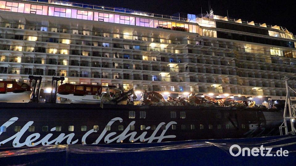Das Kreuzfahrtschiff „Mein Schiff 3“ ist in Bremerhaven mit zwei Containerschiffen zusammengestoßen. Bild: Jörn Hüneke/dpa