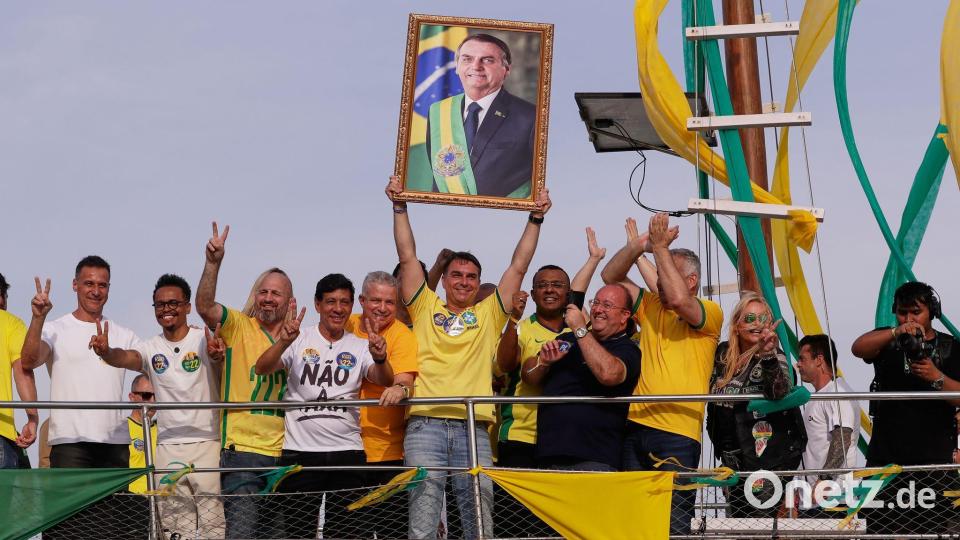 Flávio Bolsonaro kündigte im Wahlkampf eine Amnestie für seinen verurteilten Vater Jair an. Bild: Bruna Prado/AP/dpa