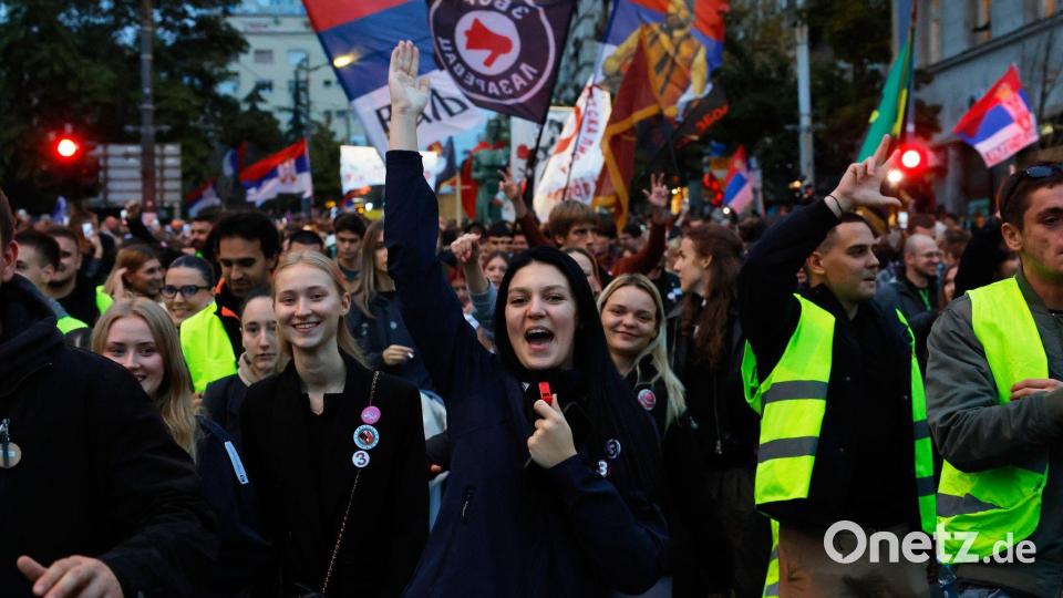 Die Studentenbewegung spricht Experten zufolge alle Bevölkerungsschichten an. Bild: Marko Drobnjakovic/AP/dpa