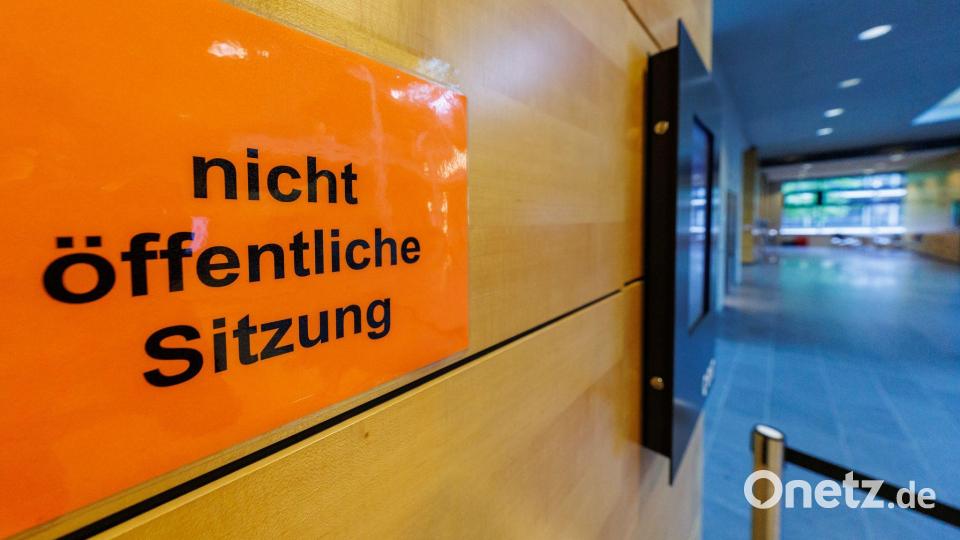 Fast 33 Jahre nach dem gewaltsamen Tod eines Mädchens in Unterfranken wird vor dem Landgericht Würzburg das Urteil gesprochen. (Symbolbild) Bild: Daniel Karmann/dpa