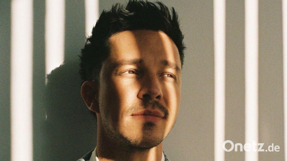 Nico Santos wuchs auf Mallorca auf, wo er seinen spanisch klingenden Künstlernamen annahm. (Handout) Bild: Paul Hüttemann/Universal Music/dpa
