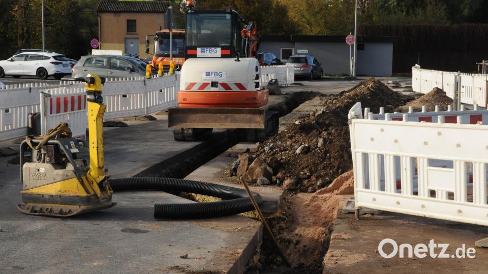 Am Dultplatz geht derzeit die Verlegung des Stromkabels Richtung Umspannstation weiter. Bild: Joachim Gebhardt