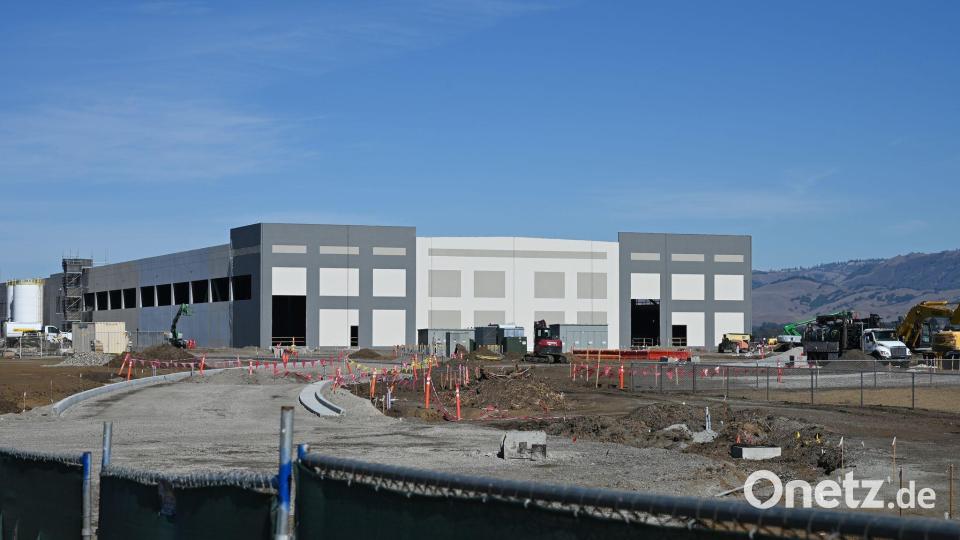 Das Rechenzentrum im kalifornischen Gilroy wird direkt neben Outlet-Shops gebaut. Bild: Andrej Sokolow/dpa