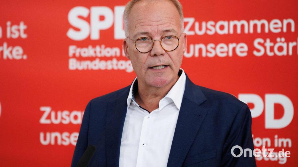SPD-Fraktionschef Miersch spricht sich für Aigner aus. Bild: Carsten Koall/dpa