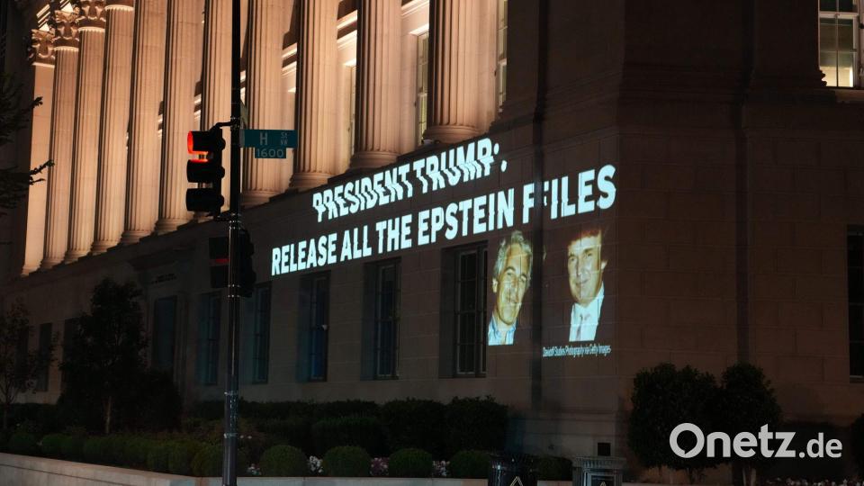 Das Gezerre rund um die Veröffentlichung der Epstein-Akten hat US-Präsident Trump unter Druck gesetzt. (Archivbild) Bild: Andrew Leyden/ZUMA Press Wire/dpa