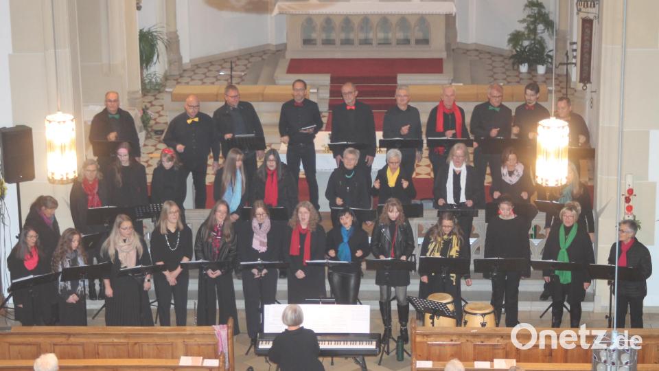 Der Chor "All Generations" begeistert auf der ganzen Linie. Bild: Josef Pilfusek
