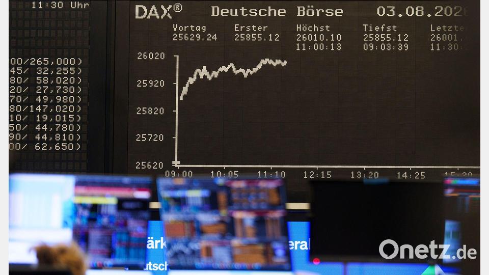 Viele Menschen trauen sich nicht, Geld an der Börse anzulegen. (Archivbild) Bild: Andreas Arnold/dpa