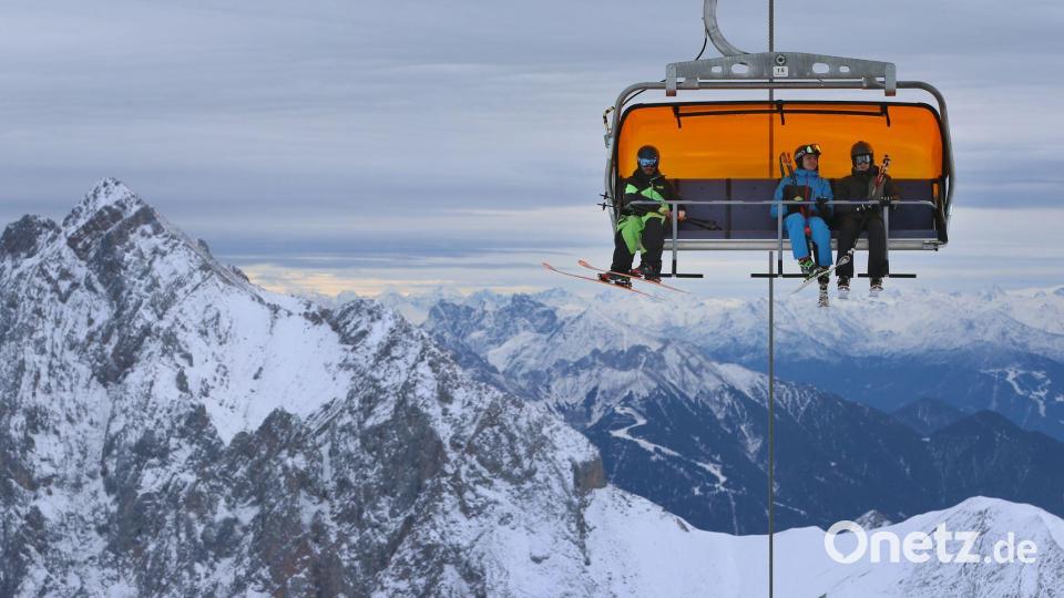 Bald startet der Skibetrieb auch an der Zugspitze. (Archivbild) Bild: Karl-Josef Hildenbrand/dpa