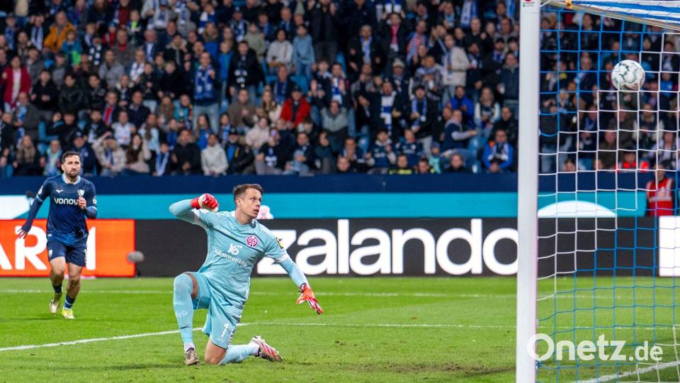Alexander Schwolow konnte das 0:1 nicht verhindern. Bild: David Inderlied/dpa