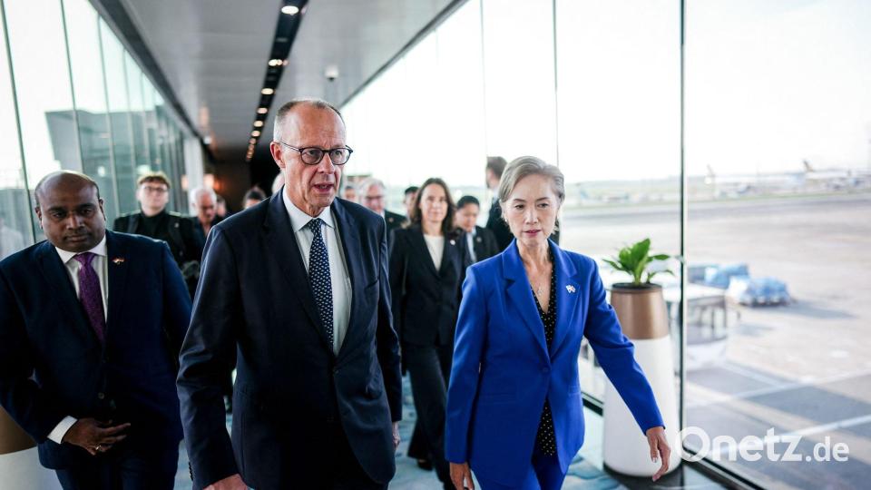 Bundeskanzler Merz ist zum Auftakt seiner Asienreise in Singapur eingetroffen. Bild: Kay Nietfeld/dpa