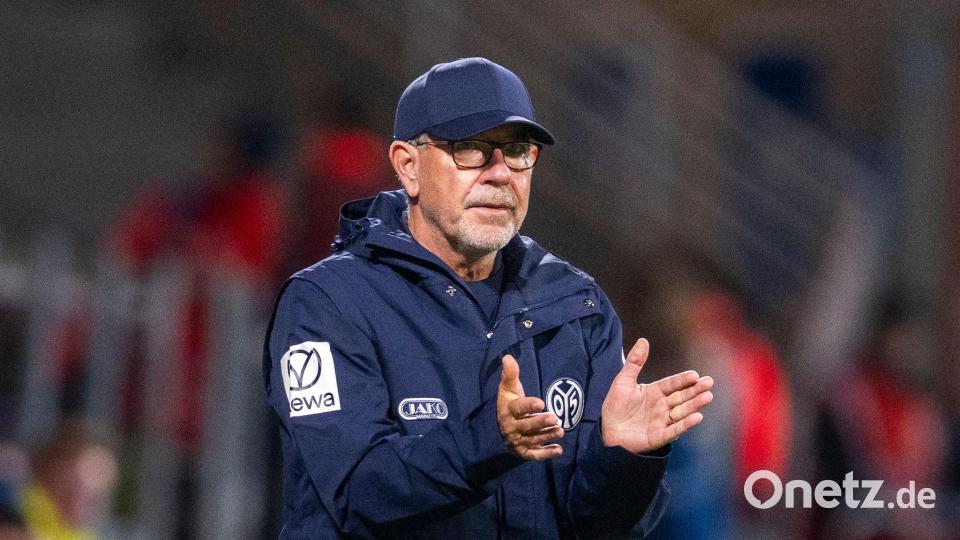 Mainz Trainer Urs Fischer musste mit seiner Mannschaft die erste Auswärtsniederllage der Saison hinnehmen. Bild: David Inderlied/dpa