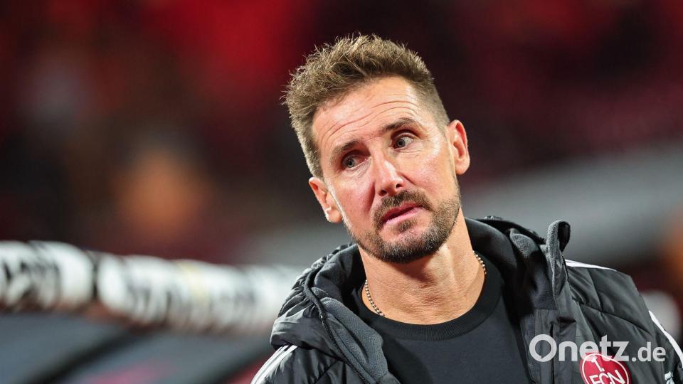 Außenseiter mit seinem Team in Leverkusen: Miroslav Klose. (Archivbild) Bild: Daniel Karmann/dpa