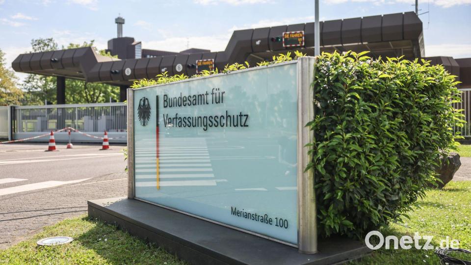 Bundesamt für Verfassungsschutz wirkt an den Überprüfungen mit. (Symbolbild) Bild: Oliver Berg/dpa