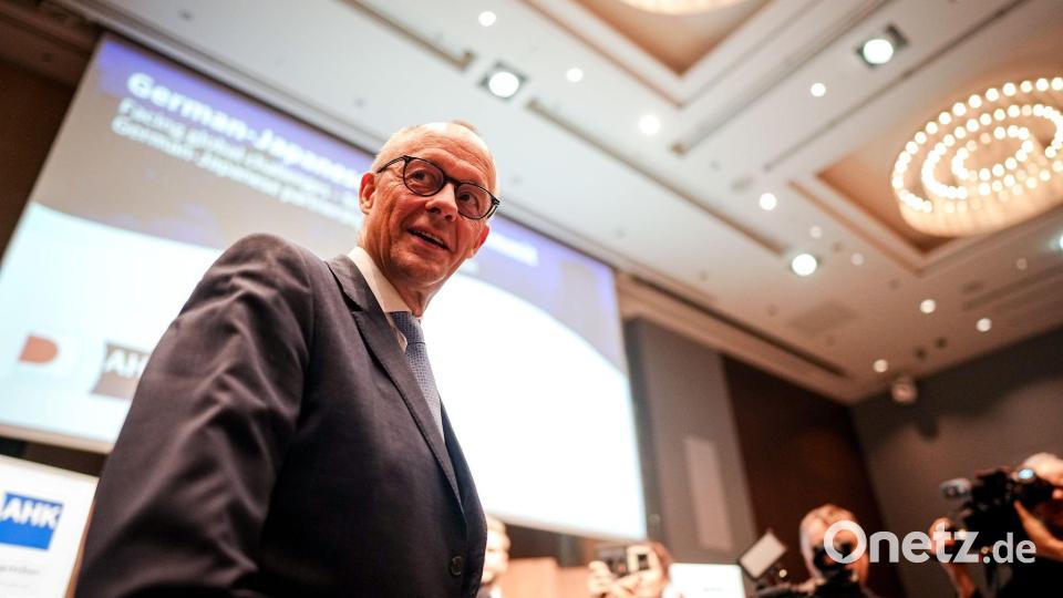 Während Merz in Asien unterwegs ist, gewinnt in Deutschland die Debatte über die Steinmeier-Nachfolge an Fahrt. Bild: Kay Nietfeld/dpa