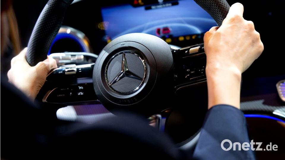 Mercedes-Benz macht mehr Gewinn nach magerem Vorjahresquartal. (Archivbild) Bild: Sven Hoppe/dpa