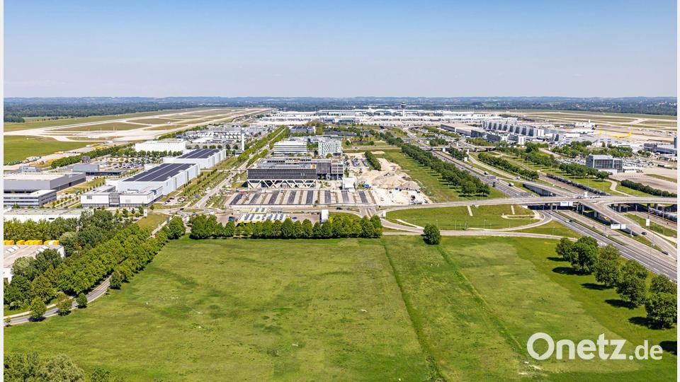 Die Luftaufnahme zeigt den geplanten Standort für die neue Konzertarena „Munich Arena“. Bild: -/SWMUNICH Real Estate/Munich Arena/dpa