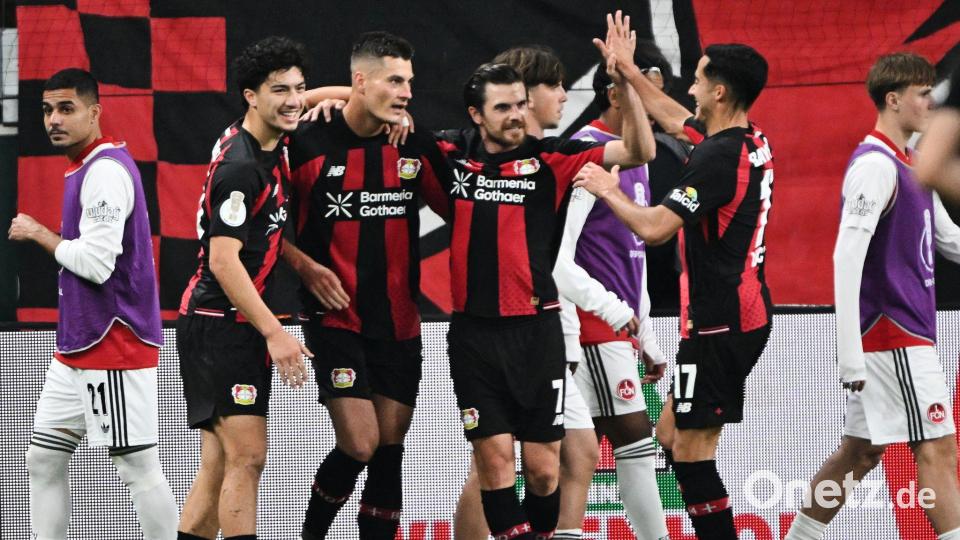 Leverkusen jubelt über den Treffer zum 3:2. Bild: Federico Gambarini/dpa