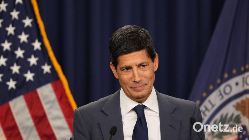 Die US-Notenbank hält den Leitzins stabil. Bild: Julia Demaree Nikhinson/AP/dpa
