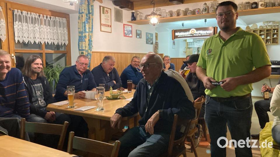 Geschäftsführer David Karl bei seinem Vortrag in Ortlesbrunn. Bild: Stefan Lindner