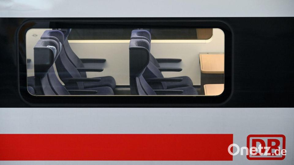 Das Familienticket gibt es jetzt dauerhaft. (Symbolbild) Bild: Uwe Zucchi/dpa