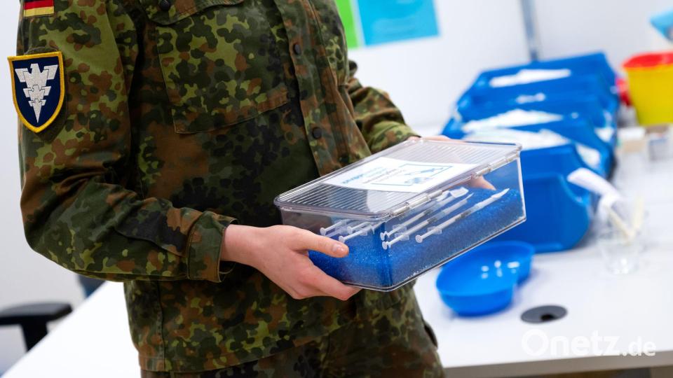 Soldaten und Soldatinnen müssen sich gegen eine ganze Reihe von Krankheiten impfen lassen, wenn keine besonderen gesundheitlichen Gründe dagegensprechen. (Symbolbild) Bild: Sven Hoppe/dpa