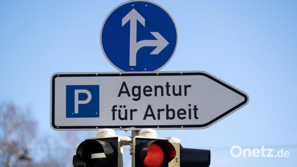 Die Arbeitslosenzahlen in Bayern sind im Oktober im Vergleich zum Vormonat gesunken. (Symbolbild) Bild: Sven Hoppe/dpa