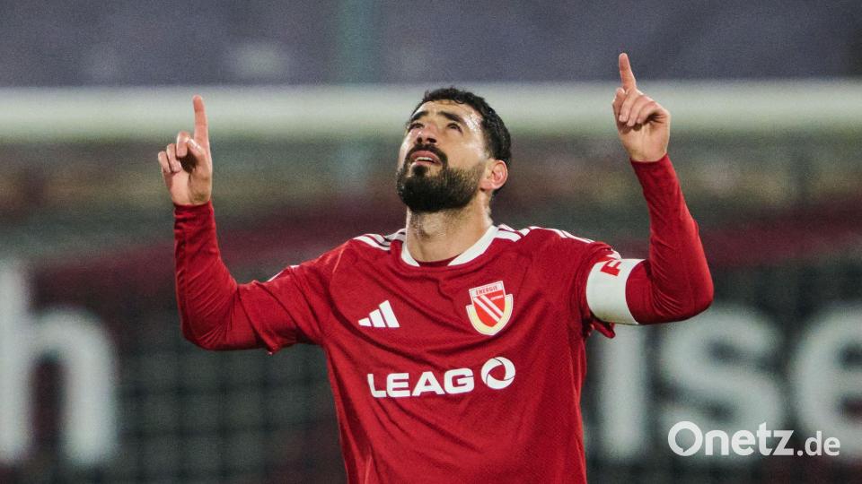 Tolcay Cigerci traf zum 1:0 für Cottbus. Bild: Robert Michael/dpa