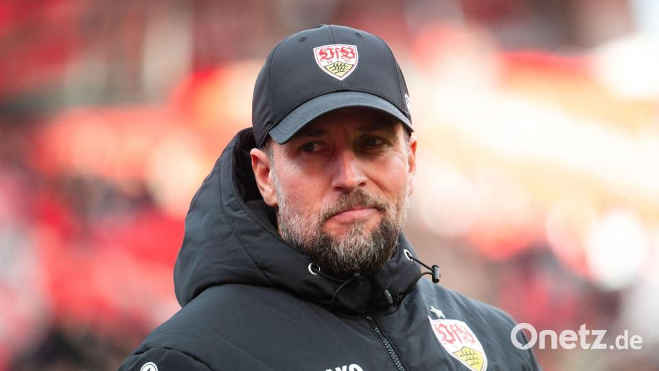 Sebastian Hoeneß und der VfB Stuttgart reisten mit zwei Bundesliga-Niederlagen am Stück nach Leverkusen. Bild: Marius Becker/dpa
