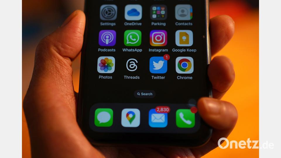 Schmidmühlen möchte die digitale Kommunikation mit der Bevölkerung verbessern. Dafür wird eine Heimat-Info-App angeschafft. Symbolbild: Yui Mok/dpa