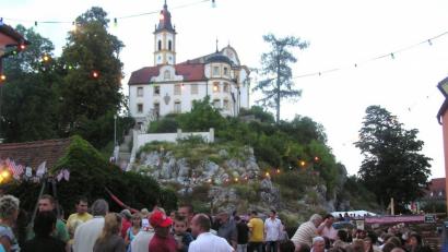 Am Wochenende feiern die Pleysteiner Bürgerfest. Das Motto der elften Multi-Kulti-Nacht am Samstag, 5. August, lautet: "Die Welt zu Gast am Rosenquarz". 	Archivbild: tu